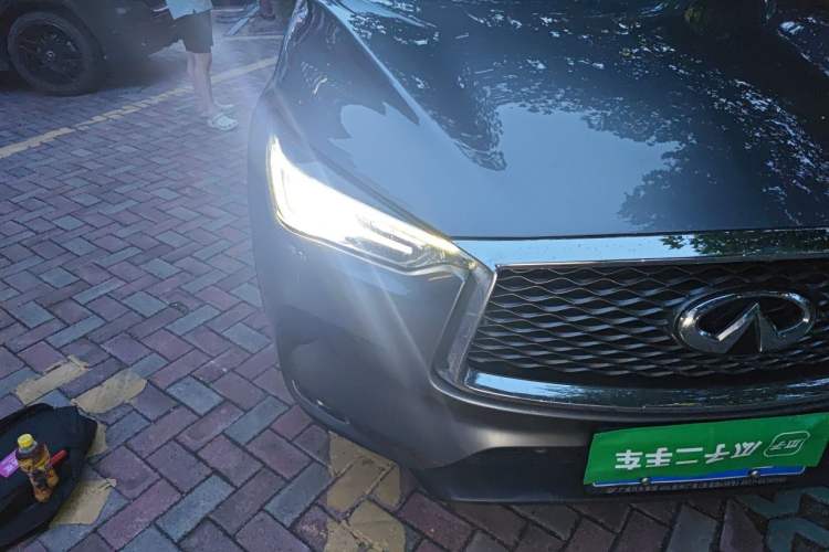 Used Infiniti QX50 2018 2.0T Four-Wheel Drive Elite Edition Right Front Headlight