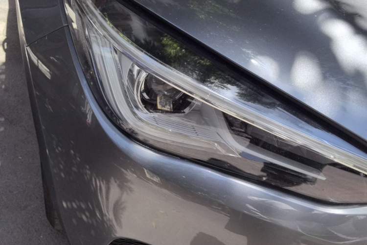 Used Infiniti QX50 2018 2.0T Two-Wheel-Drive Elite Edition Right Front Headlight