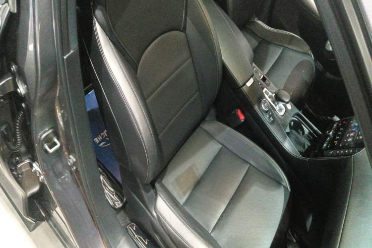 Used Infiniti QX50 2018 2.0T Four-Wheel Drive Elite Edition Right Front Seat