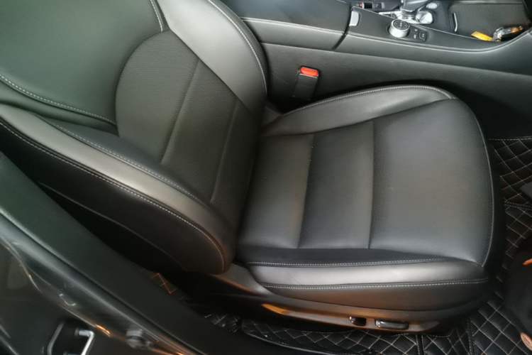Used Infiniti QX50 2018 2.0T Two-Wheel Drive Fashion Edition Right Front Seat
