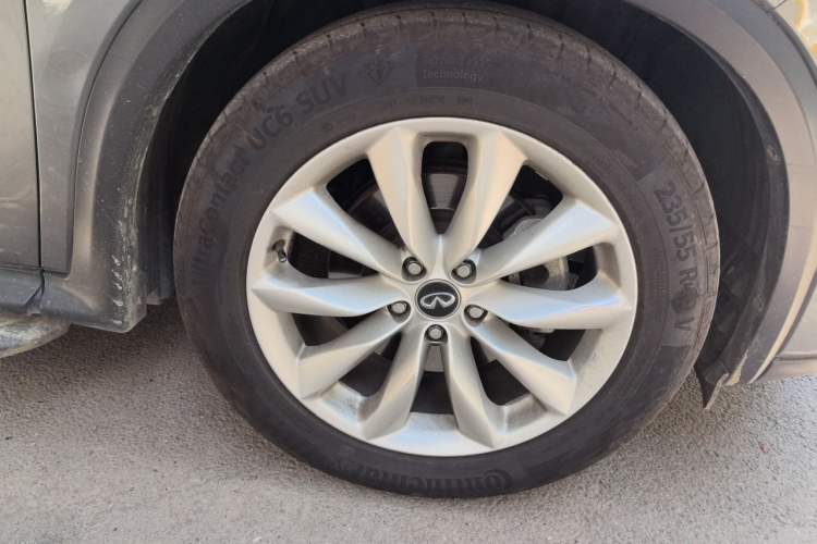 Used Infiniti QX50 2018 2.0T Two-Wheel-Drive Elite Edition Right Front Wheel Hub
