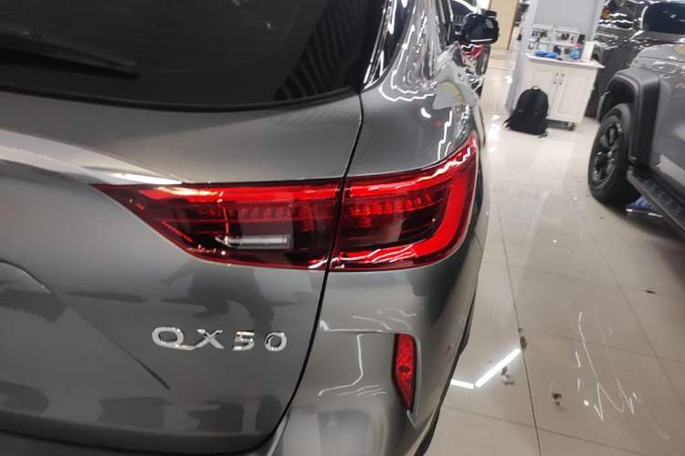 Used Infiniti QX50 2018 2.0T Four-Wheel Drive Elite Edition Right Rear Taillight