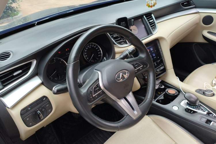 Used Infiniti QX50 2018 2.0T Two-Wheel Drive Fashion Edition Steering Wheel