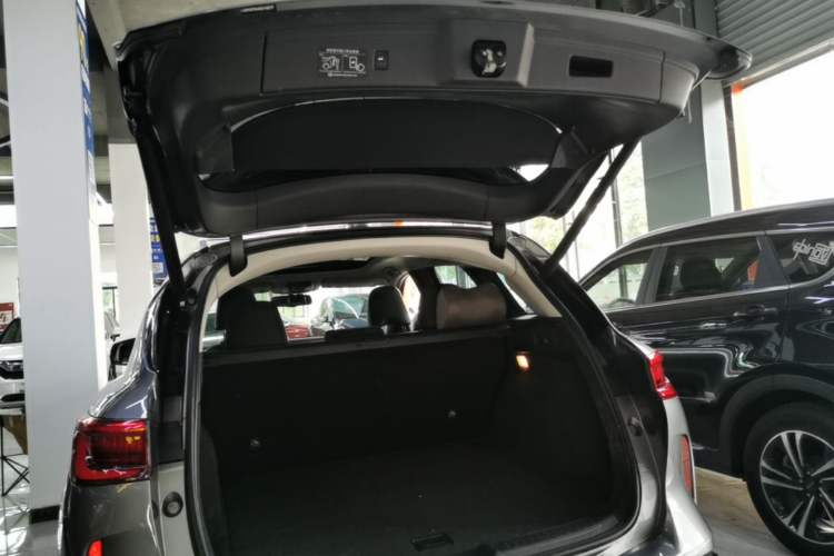Used Infiniti QX50 2018 2.0T Two-Wheel Drive Fashion Edition Trunk
