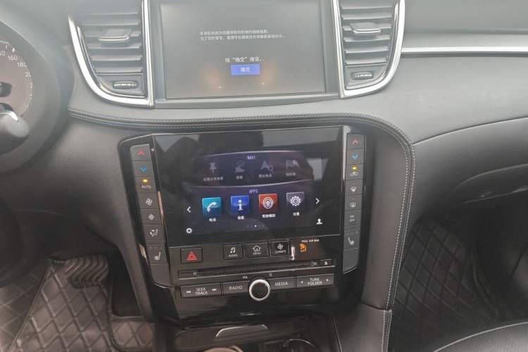 Used Infiniti QX50 2018 2.0T Four-Wheel Drive Elite Edition Audio And AC Panel