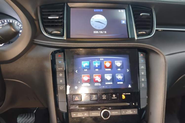 Used Infiniti QX50 2018 2.0T Two-Wheel-Drive Elite Edition Audio And AC Panel