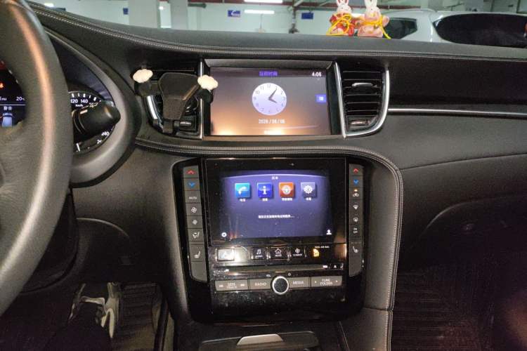 Used Infiniti QX50 2018 2.0T Two-Wheel Drive Fashion Edition Audio And AC Panel