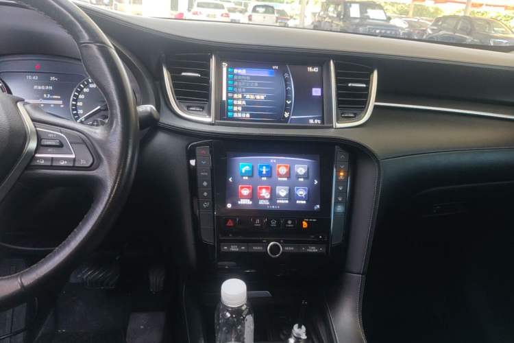 Used Infiniti QX50 2018 2.0T Two-Wheel-Drive Elite Edition Audio And AC Panel