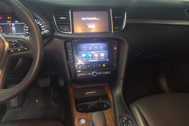 Used Infiniti QX50 2018 2.0T Four-Wheel Drive Elite Edition Audio And AC Panel