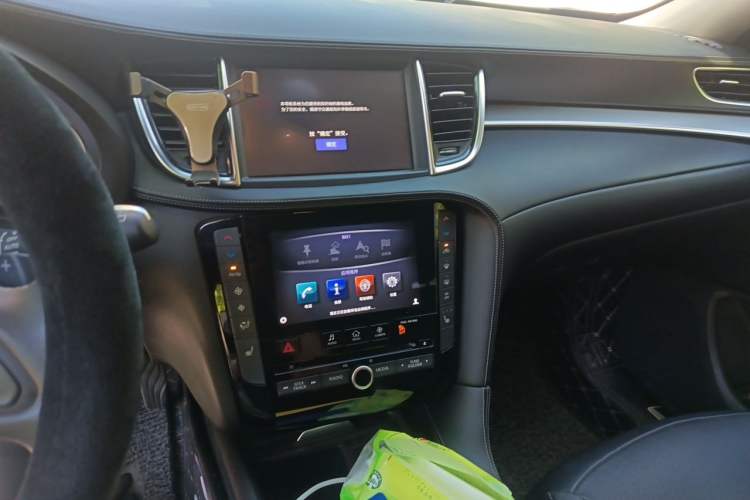 Used Infiniti QX50 2018 2.0T Four-Wheel Drive Elite Edition Audio And AC Panel