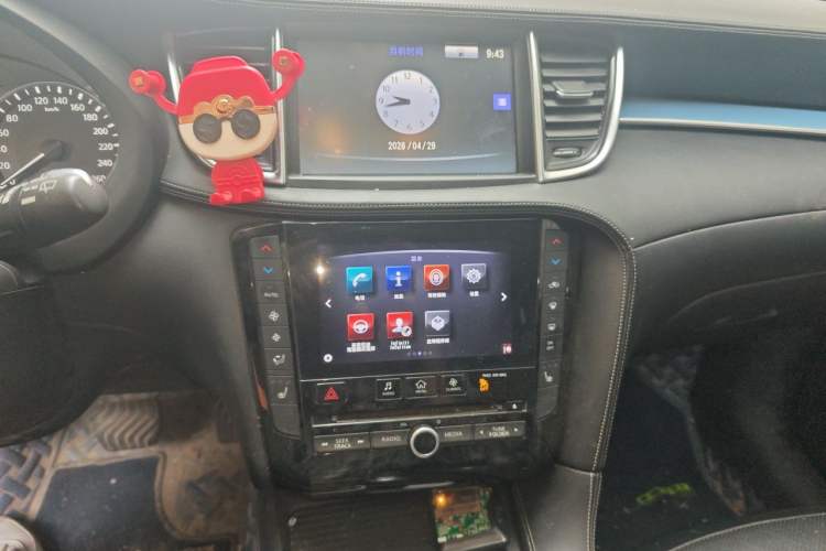 Used Infiniti QX50 2018 2.0T Two-Wheel Drive Fashion Edition Audio And AC Panel