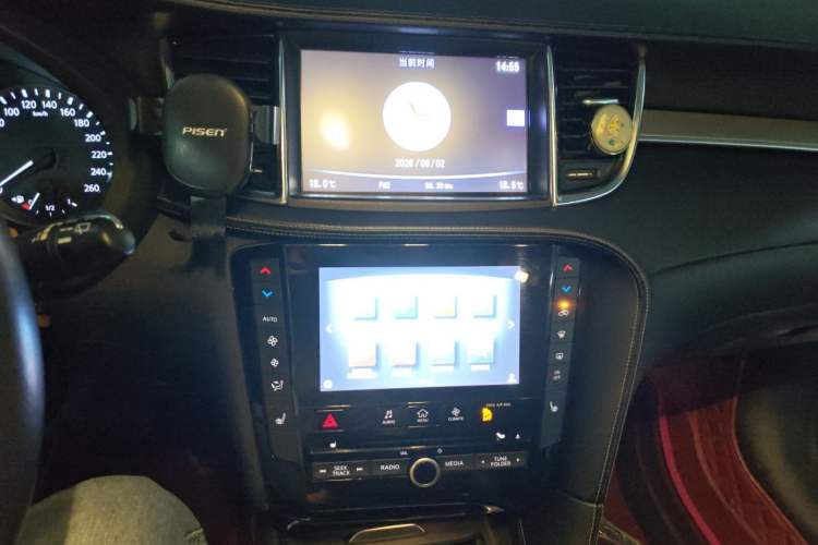 Used Infiniti QX50 2018 2.0T Two-Wheel Drive Fashion Edition Audio And AC Panel