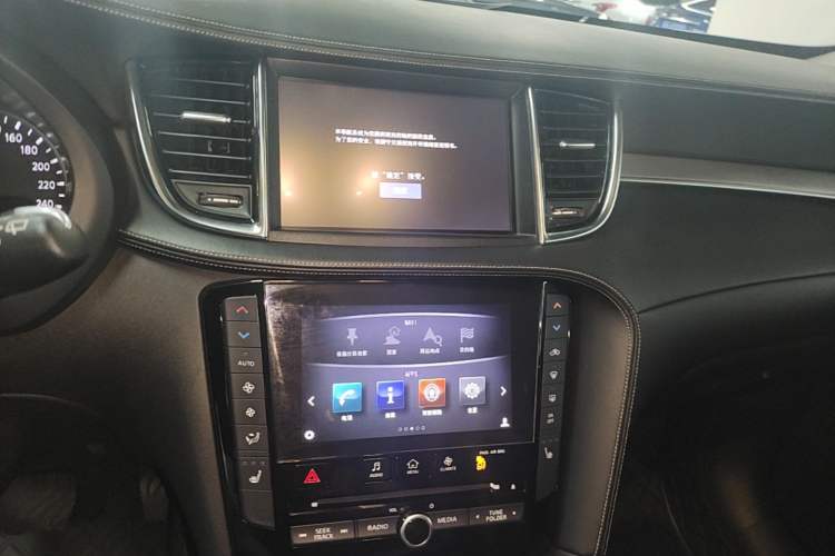 Used Infiniti QX50 2018 2.0T Four-Wheel Drive Smart Edition Audio And AC Panel