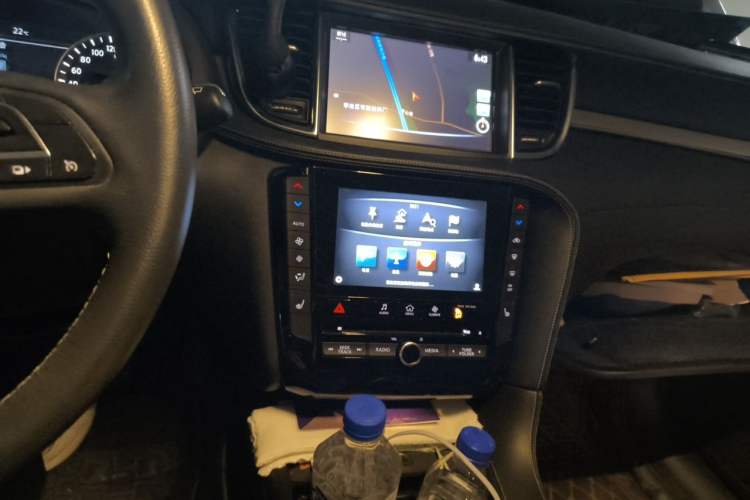 Used Infiniti QX50 2018 2.0T Four-Wheel Drive Elite Edition Audio And AC Panel