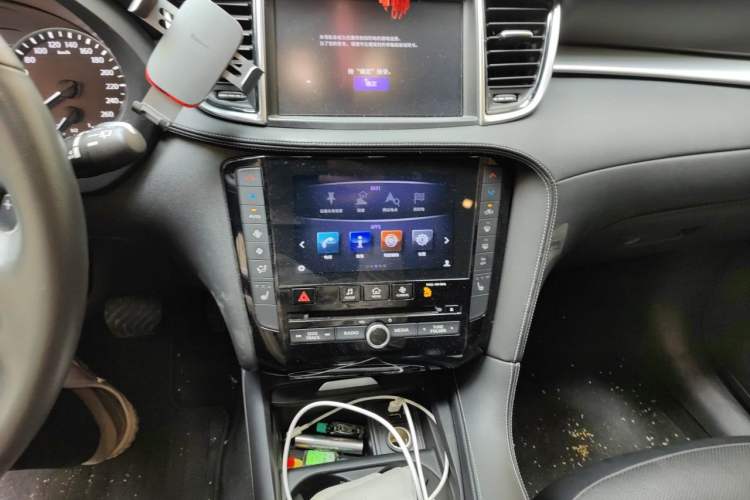 Used Infiniti QX50 2018 2.0T Four-Wheel Drive Elite Edition Audio And AC Panel