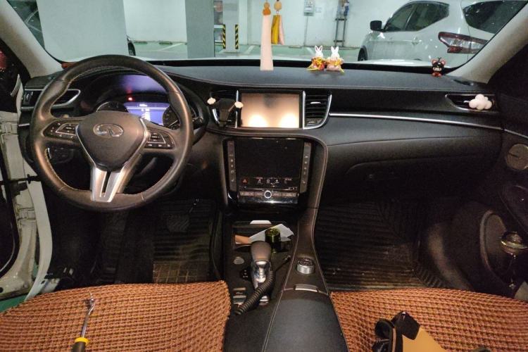 Used Infiniti QX50 2018 2.0T Two-Wheel Drive Fashion Edition Center Console