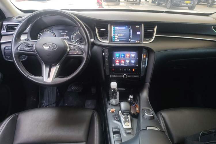 Used Infiniti QX50 2018 2.0T Two-Wheel-Drive Elite Edition Center Console