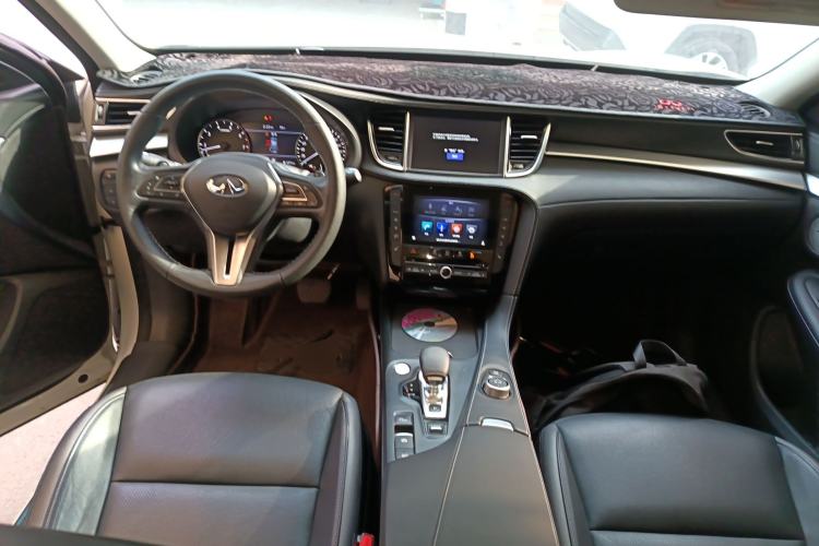 Used Infiniti QX50 2018 2.0T Four-Wheel Drive Smart Edition Center Console