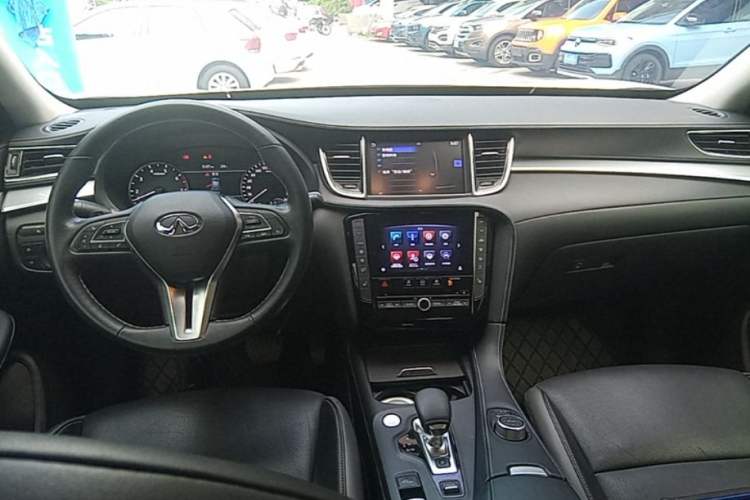 Used Infiniti QX50 2018 2.0T Two-Wheel Drive Fashion Edition Center Console