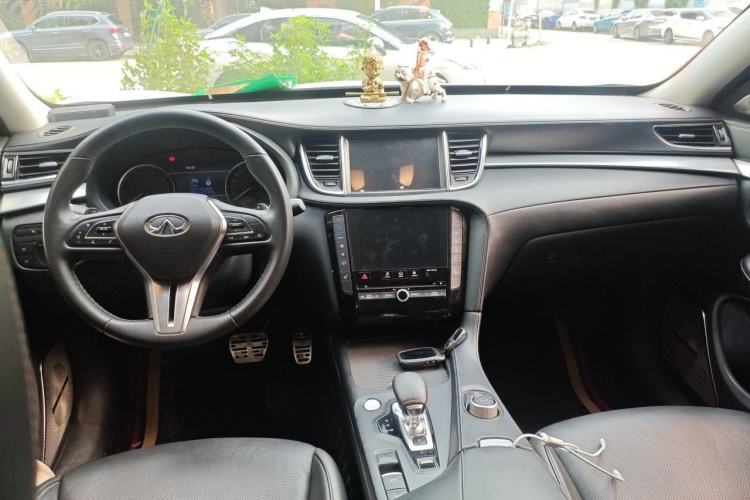 Used Infiniti QX50 2018 2.0T Four-Wheel Drive Elite Edition Center Console