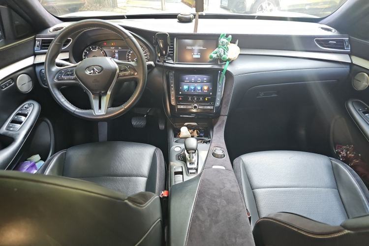 Used Infiniti QX50 2018 2.0T Four-Wheel Drive Luxury Edition Center Console