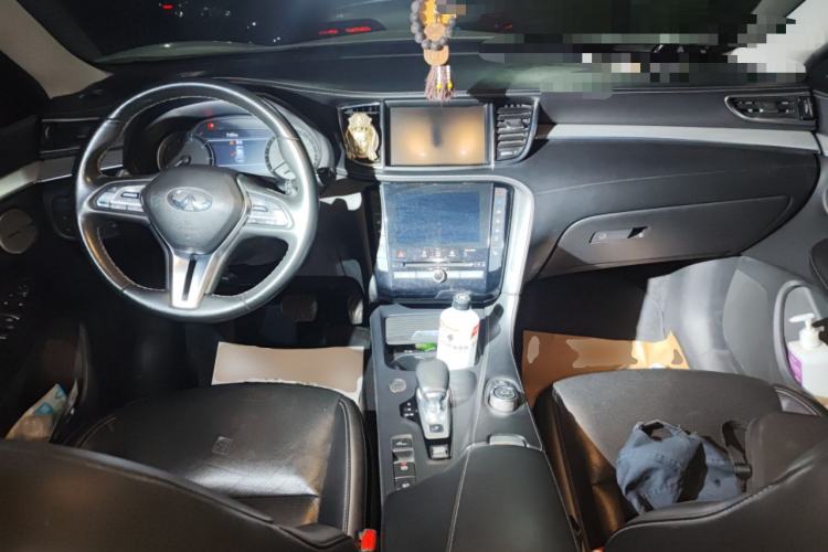 Used Infiniti QX50 2018 2.0T Four-Wheel Drive Elite Edition Center Console