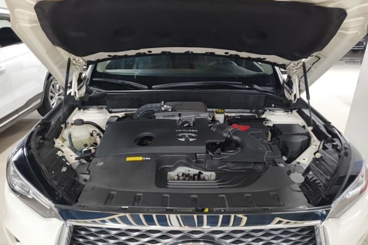 Used Infiniti QX50 2018 2.0T Two-Wheel-Drive Elite Edition Engine Bay