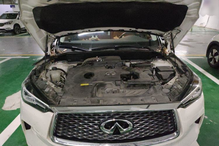 Used Infiniti QX50 2018 2.0T Two-Wheel Drive Fashion Edition Engine Bay