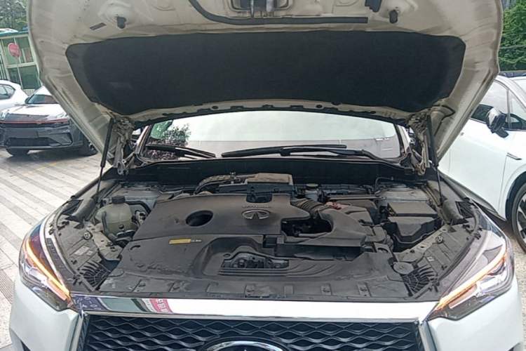 Used Infiniti QX50 2018 2.0T Two-Wheel Drive Fashion Edition Engine Bay