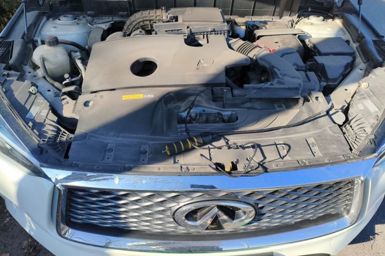 Used Infiniti QX50 2018 2.0T Two-Wheel Drive Fashion Edition Engine Bay
