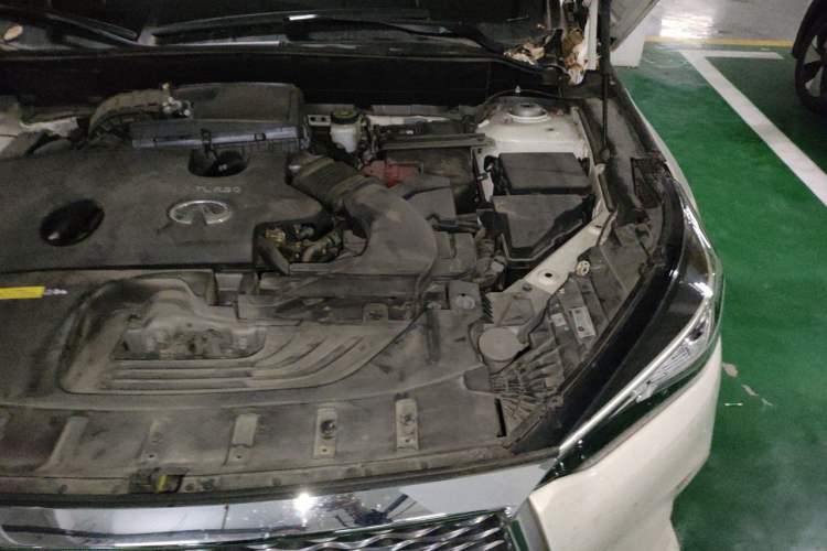 Used Infiniti QX50 2018 2.0T Two-Wheel Drive Fashion Edition Engine Bay Left