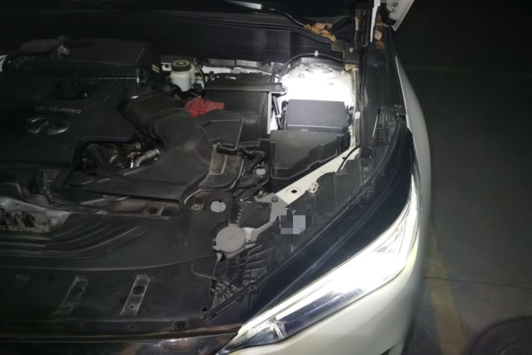 Used Infiniti QX50 2018 2.0T Two-Wheel Drive Fashion Edition Engine Bay Left