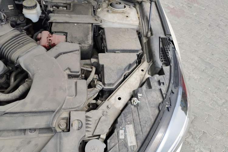 Used Infiniti QX50 2018 2.0T Two-Wheel-Drive Elite Edition Engine Bay Left