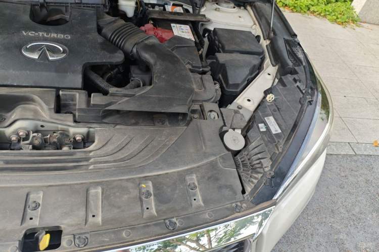 Used Infiniti QX50 2018 2.0T Four-Wheel Drive Elite Edition Engine Bay Left