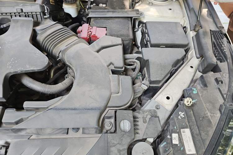 Used Infiniti QX50 2018 2.0T Four-Wheel Drive Luxury Edition Engine Bay Left