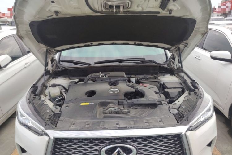 Used Infiniti QX50 2018 2.0T Four-Wheel Drive Elite Edition Engine Bay