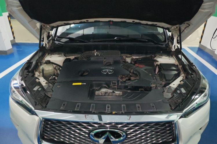 Used Infiniti QX50 2018 2.0T Two-Wheel Drive Fashion Edition Engine Bay