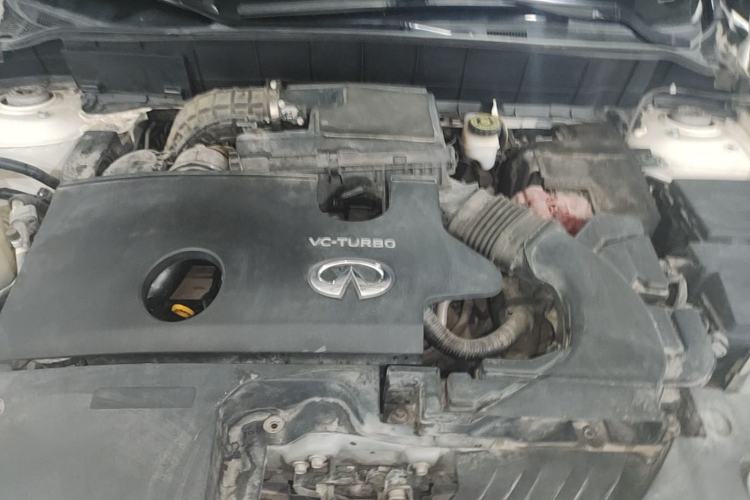 Used Infiniti QX50 2018 2.0T Four-Wheel Drive Smart Edition Engine Bay