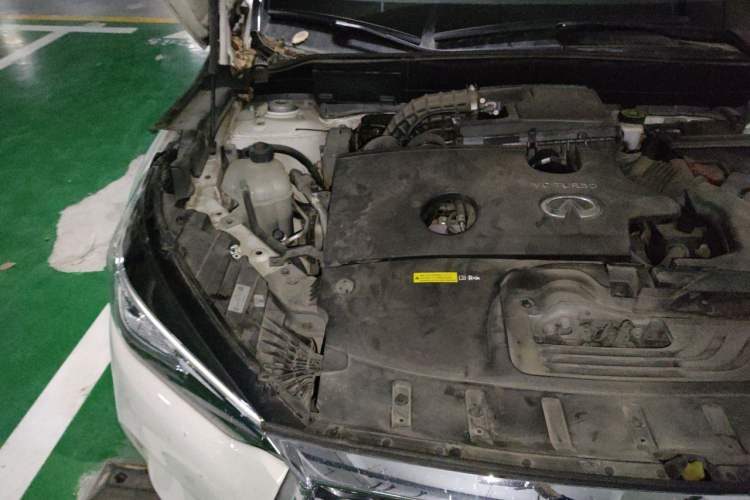 Used Infiniti QX50 2018 2.0T Two-Wheel Drive Fashion Edition Engine Bay Right