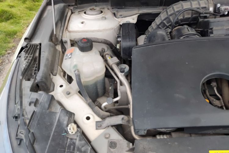 Used Infiniti QX50 2018 2.0T Four-Wheel Drive Elite Edition Engine Bay Right