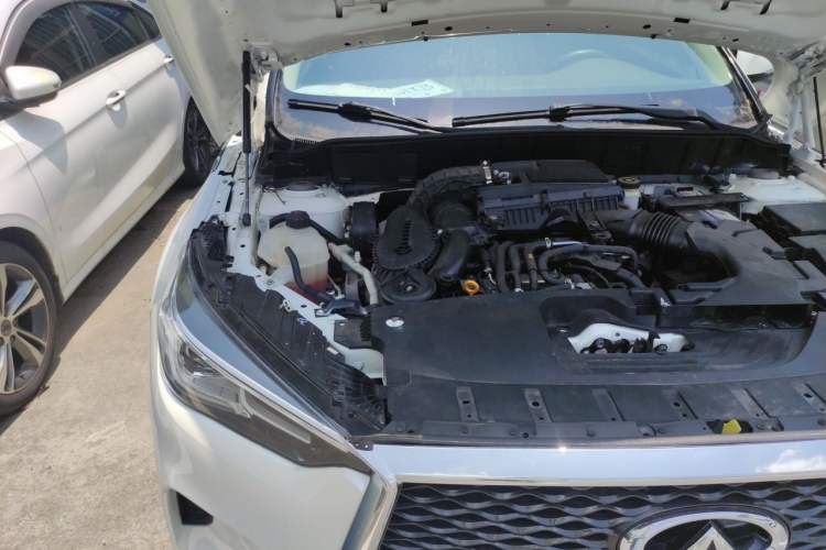 Used Infiniti QX50 2018 2.0T Four-Wheel Drive Elite Edition Engine Bay Right
