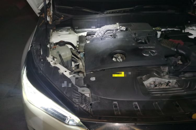 Used Infiniti QX50 2018 2.0T Two-Wheel Drive Fashion Edition Engine Bay Right