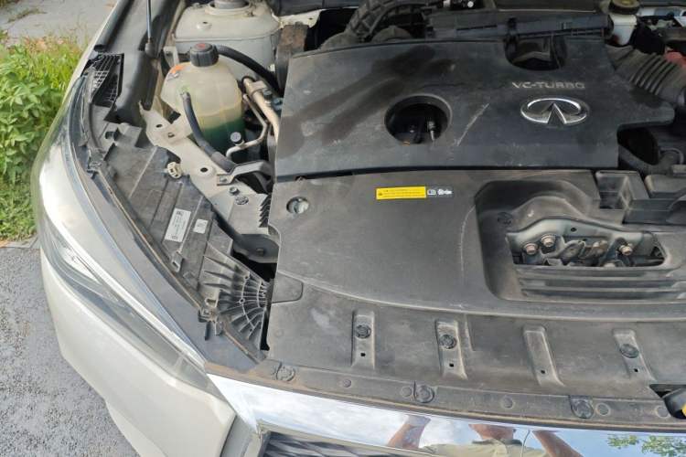 Used Infiniti QX50 2018 2.0T Four-Wheel Drive Elite Edition Engine Bay Right