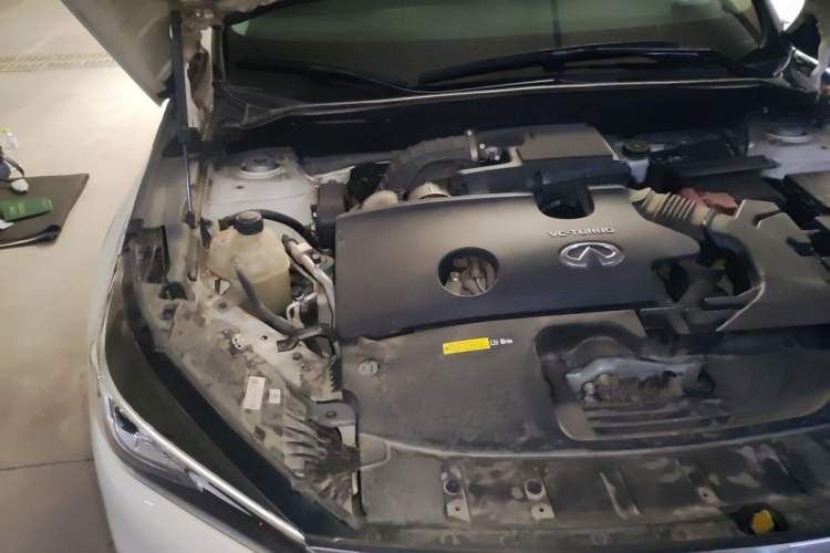 Used Infiniti QX50 2018 2.0T Four-Wheel Drive Elite Edition Engine Bay Right