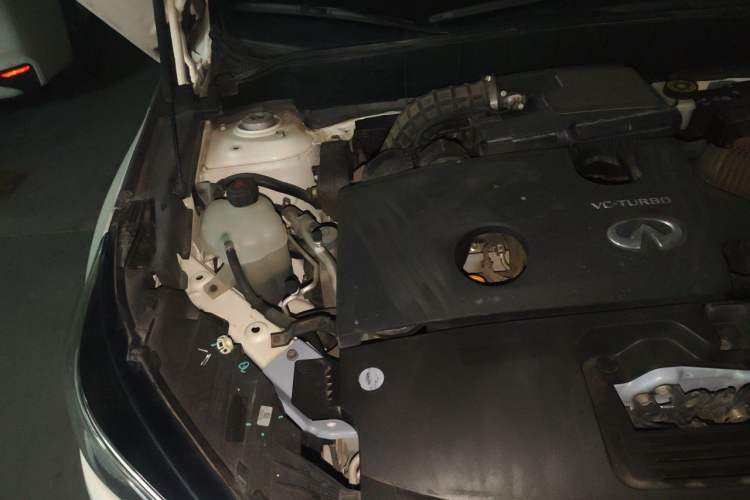 Used Infiniti QX50 2018 2.0T Four-Wheel Drive Elite Edition Engine Bay Right