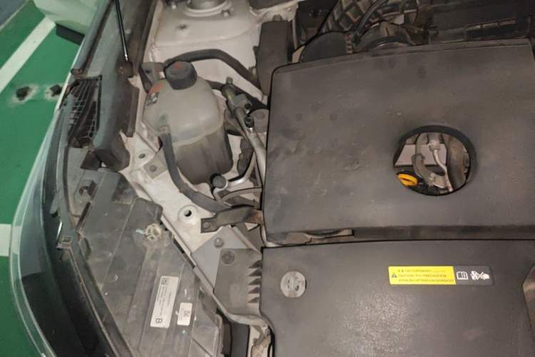 Used Infiniti QX50 2018 2.0T Four-Wheel Drive Luxury Edition Engine Bay Right