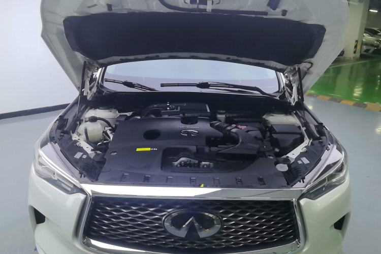 Used Infiniti QX50 2018 2.0T Four-Wheel Drive Smart Edition Engine Bay