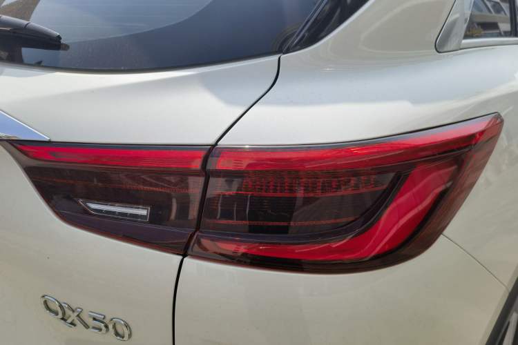 Used Infiniti QX50 2018 2.0T Four-Wheel Drive Elite Edition Exterior 10