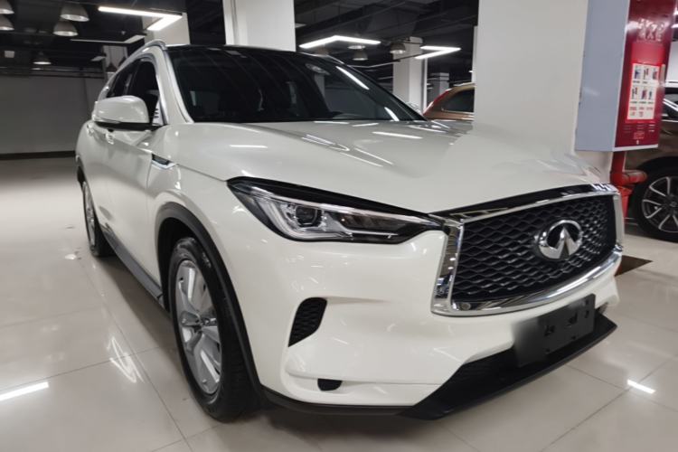 Used Infiniti QX50 2018 2.0T Two-Wheel-Drive Elite Edition Front Right 45 Deg