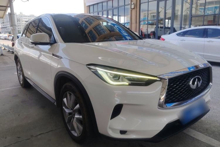 Used Infiniti QX50 2018 2.0T Two-Wheel-Drive Elite Edition Front Right 45 Deg
